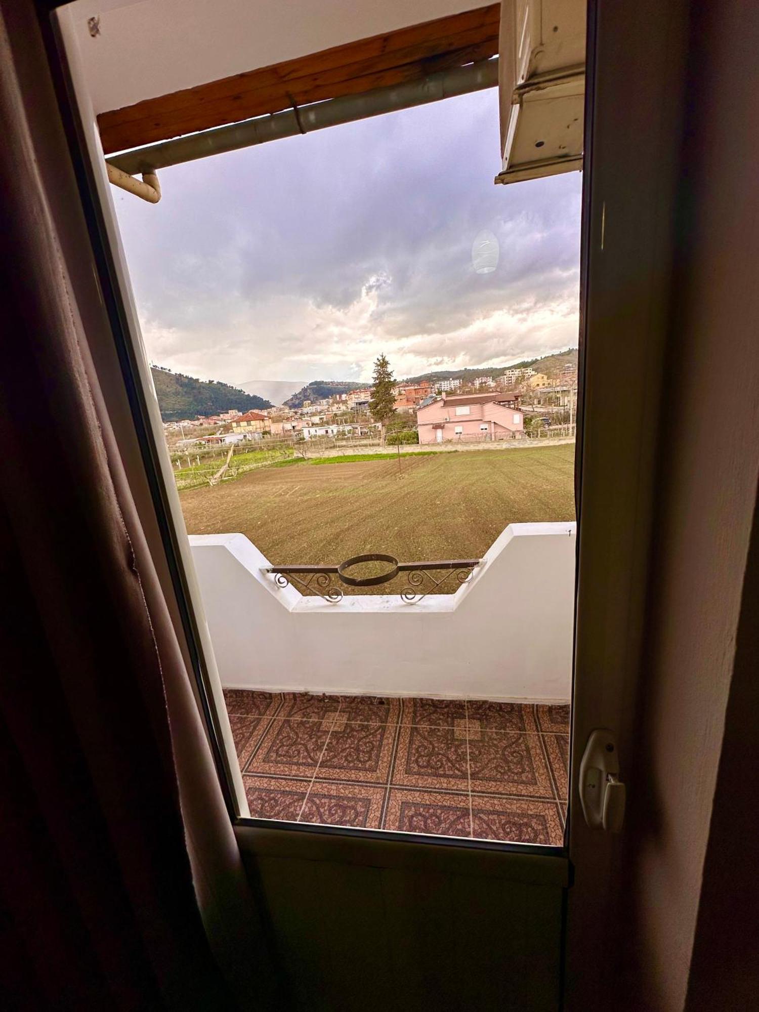 Hotel Belind Berat Exteriör bild