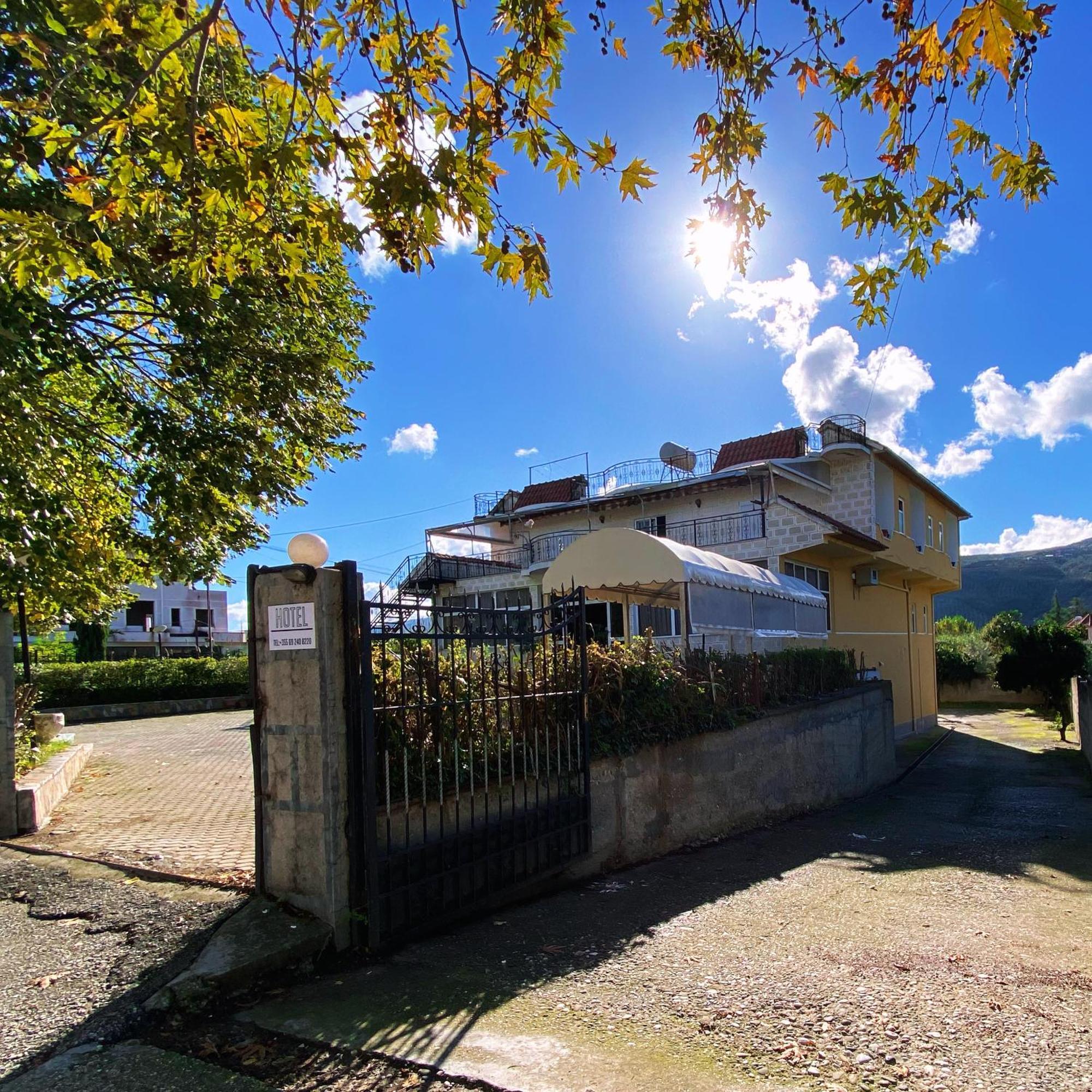Hotel Belind Berat Exteriör bild